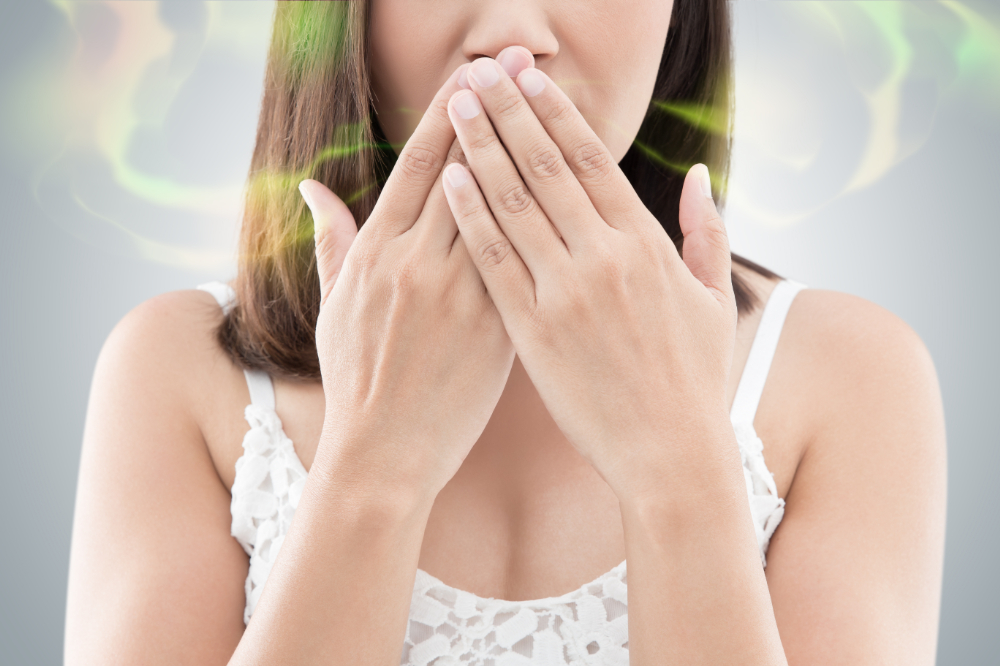 インプラント治療後の口臭の原因とは？対策も詳しく解説！