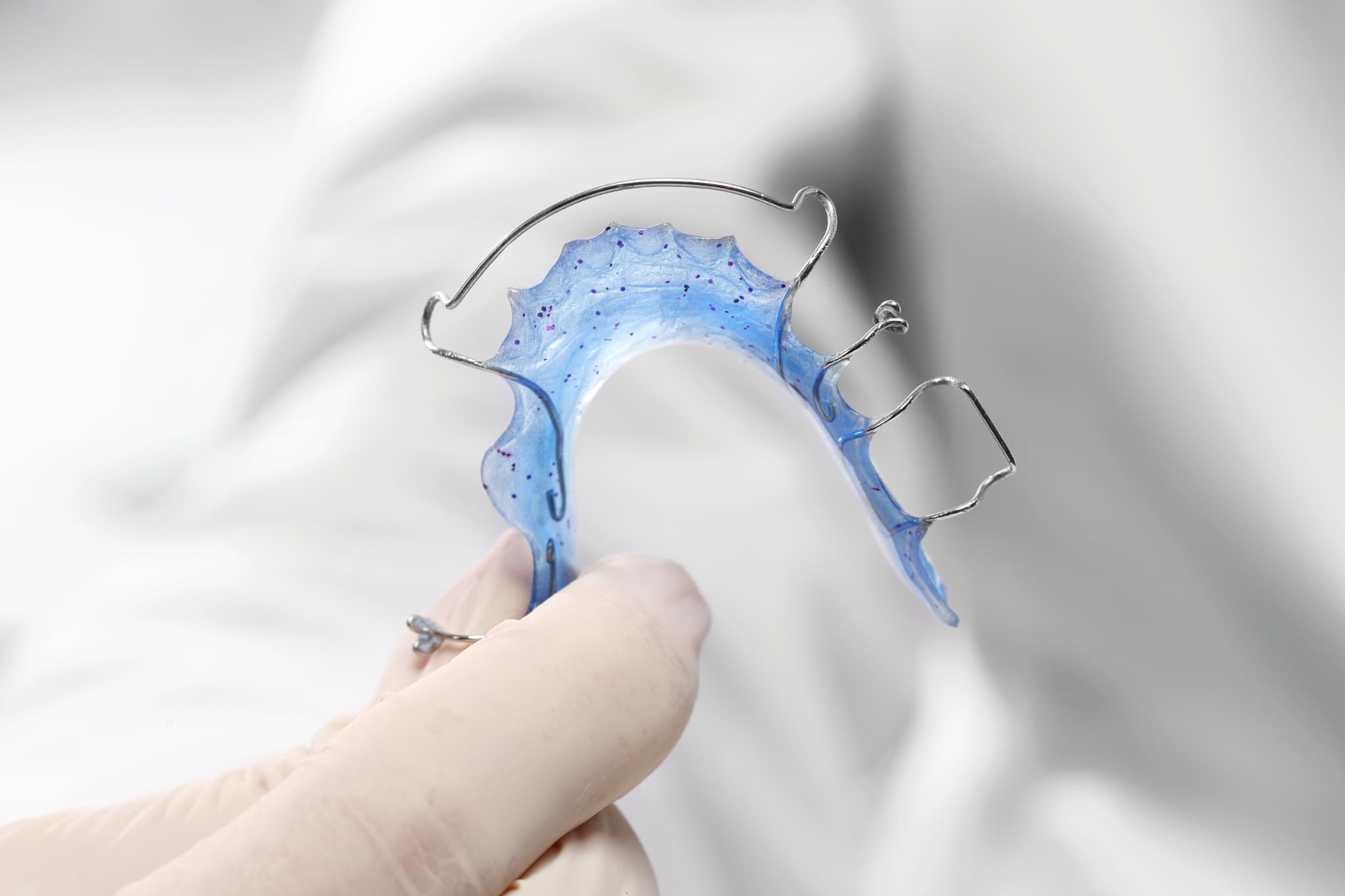 後戻り防止に使用するリテーナー